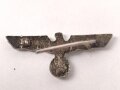 Bandauflage zur Dienstauszeichnung für 4 Jahre im Heer. Silbern, Breite 19mm, ein Splint fehlt