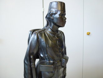 Deutsch Ostafrika, Figur Metallguß einen Askari Darstellend, Höhe ca 32cm, unbeschädigt