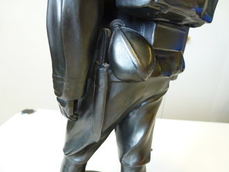 Deutsch Ostafrika, Figur Metallguß einen Askari Darstellend, Höhe ca 32cm, unbeschädigt