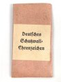 Schutzwall Ehrenzeichen, im Bandring markiert L/15 für Friedrich Orth , Wien. In der zugehörigen Tüte, mit Band