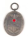 Schutzwall Ehrenzeichen, im Bandring markiert L/15 für Friedrich Orth , Wien. In der zugehörigen Tüte, mit Band