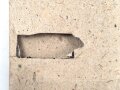 Schutzwall Ehrenzeichen, Zink ohne Band, in originaler Tüte, der Hersteller warum auch immer ausgeschnitten