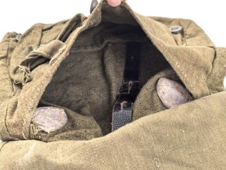 Brotbeutel für Angehörige des Heeres Modell 1944, getragenes Stück, mit Reichsbetriebsnummer, ungereinigt