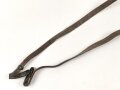 Trageriemen für ein Dienstglas der Wehrmacht, gebraucht, eine Niete fehlt