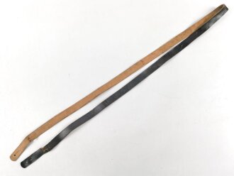 Trageriemen zum Behälter für ein Dienstglas 7 x 50 der Kriegsmarine. Stark gebraucht