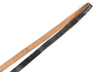 Trageriemen zum Behälter für ein Dienstglas 7 x 50 der Kriegsmarine. Stark gebraucht