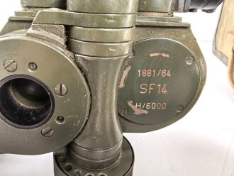 Scherenfernrohr SF14 in gutem Zustand mit viel Zubehör, in Transportkasten. Erinnert an die ungarische Ausführung.