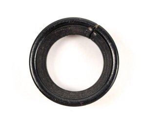 Einzelner Okularring, sicher original nicht zugehörig, passt aber  für ein Dienstglas 6 x 30 der Wehrmacht, schwarze Preßmasse