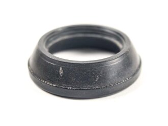 Einzelner Okularring, sicher original nicht zugehörig, passt aber  für ein Dienstglas 6 x 30 der Wehrmacht, schwarze Preßmasse