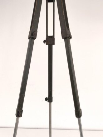 Gestell für Optik Reichswehr und frühe Wehrmacht, passend für Scherenfernrohr, Richtkreis, K-Blink.., Lichtsprechgerät. Reichswehrabnahme, Originallack, eine Schraube neuzeitlich ergänzt