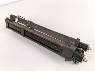 Gestell für Optik Reichswehr und frühe Wehrmacht, passend für Scherenfernrohr, Richtkreis, K-Blink.., Lichtsprechgerät. Reichswehrabnahme, Originallack, eine Schraube neuzeitlich ergänzt