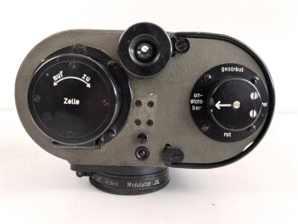 Lichtsprechgerät 80 Wehrmacht. Hersteller  Carl Zeiss Jena 1940. Optisch einwandfrei, Originallack, Funktion nicht geprüft. Im passenden Behälter