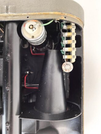 Lichtsprechgerät 80 Wehrmacht. Hersteller  Carl Zeiss Jena 1940. Optisch einwandfrei, Originallack, Funktion nicht geprüft. Im passenden Behälter