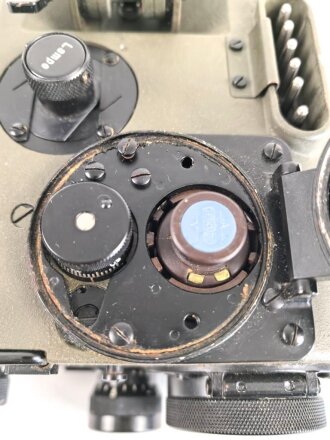 Lichtsprechgerät 80 Wehrmacht. Hersteller  Carl Zeiss Jena 1940. Optisch einwandfrei, Originallack, Funktion nicht geprüft. Im passenden Behälter