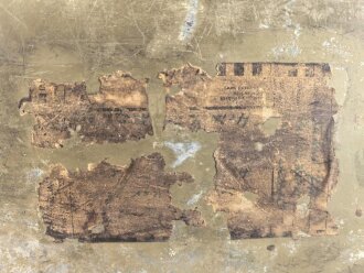 Grosse Dokumentenkiste Wehrmacht. Maße etwa 40 x 75 x 35cm. Überlackiertes Stück