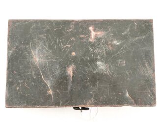 Transportkasten Wehrmacht, datiert 1938. Maße etwa 12,5 x 20 x 6cm. Originallack