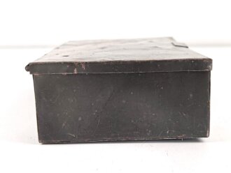 Transportkasten Wehrmacht, datiert 1938. Maße etwa 12,5 x 20 x 6cm. Originallack
