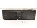 Transportkasten Wehrmacht, datiert 1938. Maße etwa 12,5 x 20 x 6cm. Originallack