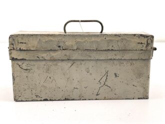 Transportkasten Wehrmacht, Maße etwa  8 x 21 x 10cm. Originallack