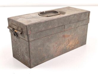 Transportkasten Wehrmacht, Maße etwa  8 x 21 x...