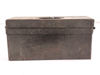 Transportkasten Wehrmacht, Maße etwa  8 x 21 x 10cm. Originallack