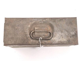 Transportkasten Wehrmacht, Maße etwa  8 x 21 x 10cm. Originallack