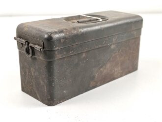Transportkasten Wehrmacht, Maße etwa  8 x 21 x 10cm. Originallack
