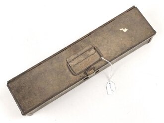 Transportkasten Reinigungsgerät für Flak 38 Wehrmacht, Maße etwa  7,5 x 31,5 x 5cm. Originallack