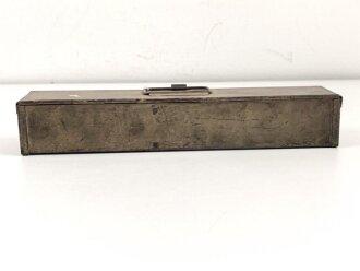 Transportkasten Reinigungsgerät für Flak 38 Wehrmacht, Maße etwa  7,5 x 31,5 x 5cm. Originallack