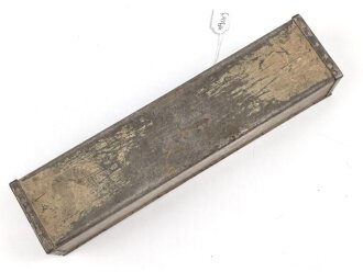 Transportkasten Reinigungsgerät für Flak 38 Wehrmacht, Maße etwa  7,5 x 31,5 x 5cm. Originallack