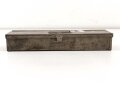 Transportkasten Reinigungsgerät für Flak 38 Wehrmacht, Maße etwa  7,5 x 31,5 x 5cm. Originallack