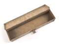Transportkasten Reinigungsgerät für Flak 38 Wehrmacht, Maße etwa  7,5 x 31,5 x 5cm. Originallack