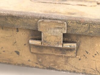 Transportkasten Reinigungsgerät für Flak 38Wehrmacht, Maße etwa  7,5 x 31,5 x 5cm. Originallack, Verschluss defekt