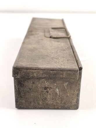 Transportkasten Reinigungsgerät für Flak 38Wehrmacht, Maße etwa  7,5 x 31,5 x 5cm. Originallack, Verschluss defekt
