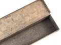 Transportkasten Reinigungsgerät für Flak 38Wehrmacht, Maße etwa  7,5 x 31,5 x 5cm. Originallack, Verschluss defekt