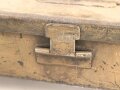 Transportkasten Reinigungsgerät für Flak 38Wehrmacht, Maße etwa  7,5 x 31,5 x 5cm. Originallack, Verschluss defekt
