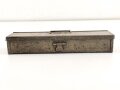 Transportkasten Reinigungsgerät für Flak 38Wehrmacht, Maße etwa  7,5 x 31,5 x 5cm. Originallack, Verschluss defekt