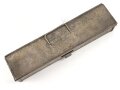 Transportkasten Reinigungsgerät für Flak 38Wehrmacht, Maße etwa  7,5 x 31,5 x 5cm. Originallack, Verschluss defekt
