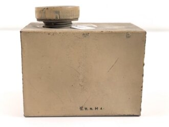 Oelbehälter Wehrmacht, Maße etwa 8 x 12 x 9cm. Originallack