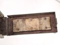 Transportkasten für Laderahmen / Ladestreifen . Aussenmaße etwa 22 x 42 x 10. Überlackiertes Stück, Alter und Herkunft unbekannt