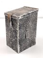 Luftwaffe, Leichtmetallkasten für ein Flugzeug. Maße etwa 12,5 x 15 x 23cm. Originallack