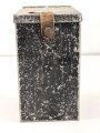 Luftwaffe, Leichtmetallkasten für ein Flugzeug. Maße etwa 12,5 x 15 x 23cm. Originallack