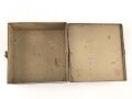 Transportkasten Wehrmacht, Maße etwa  18 x 18,5 x 9cm. Originallack