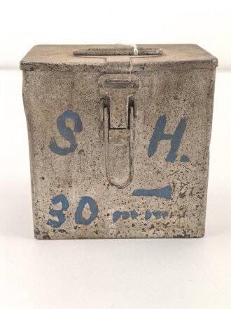 Transportkasten Wehrmacht, Maße etwa  8 x 12 x 12cm