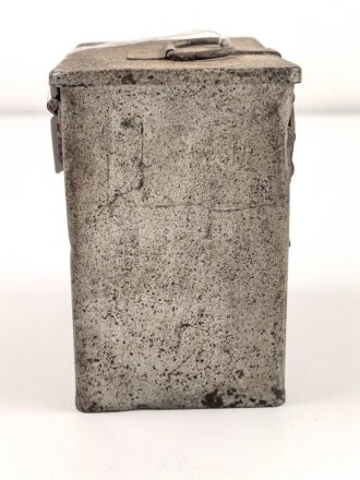 Transportkasten Wehrmacht, Maße etwa  8 x 12 x 12cm