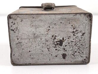 Transportkasten Wehrmacht, Maße etwa  8 x 12 x 12cm