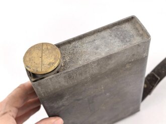 Transportbehälter " PETROLE" vermutlich Frankreich oder Italien. Maße etwa 4,5 x 14 x 20cm