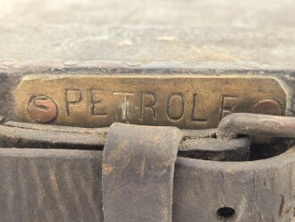 Transportbehälter " PETROLE" vermutlich Frankreich oder Italien. Maße etwa 4,5 x 14 x 20cm
