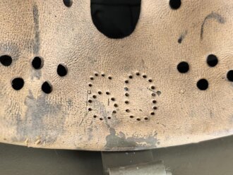 Italien 2. Weltkrieg, Stahlhelm M33 , Originallack und Kinnriemen.