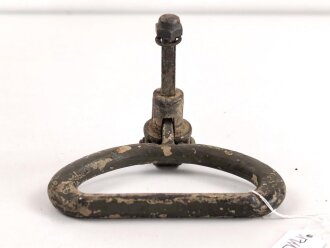 Schwerer Metallgriff Wehrmacht, vermutlich zum öffnen und ziehen von Werkzeugschubladen oder ähnlichem . Breite 12cm, Originallack